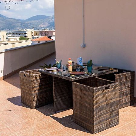Incantevole Attico 1Minuto Dal Mare Wifi Netflix Terracina Dış mekan fotoğraf
